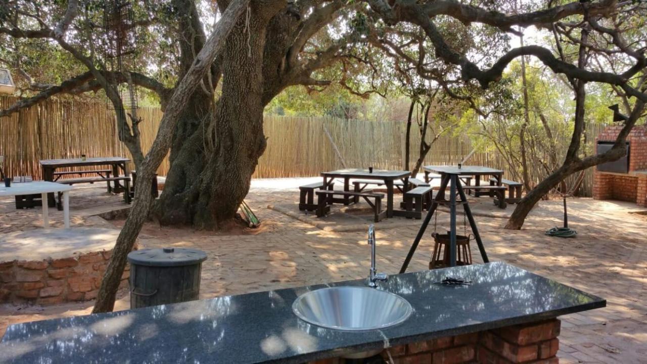 Montanique Lodge Buffelspoort Kültér fotó
