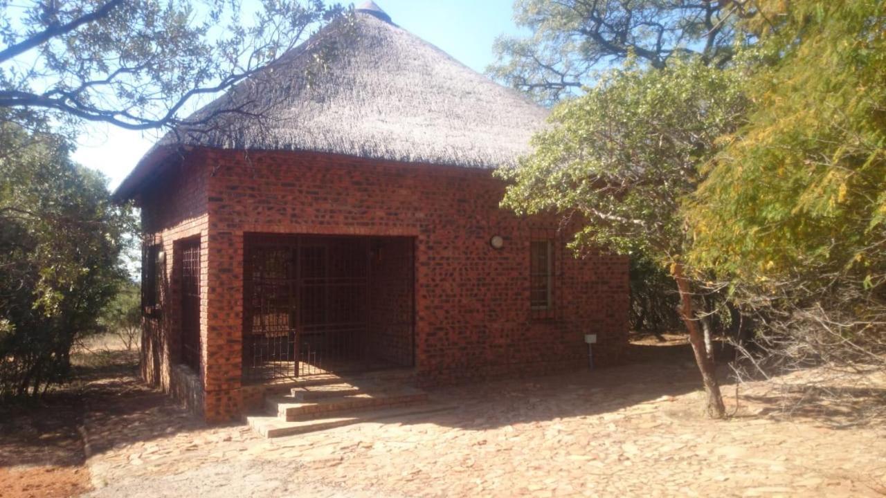 Montanique Lodge Buffelspoort Kültér fotó